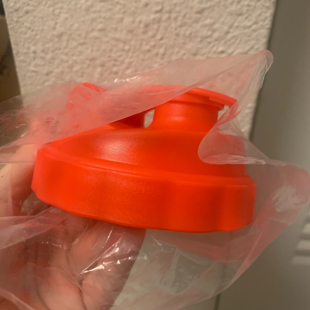 Red lid